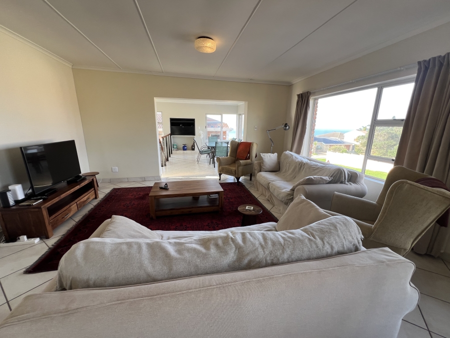 4 Bedroom Property for Sale in Wavecrest Eastern Cape